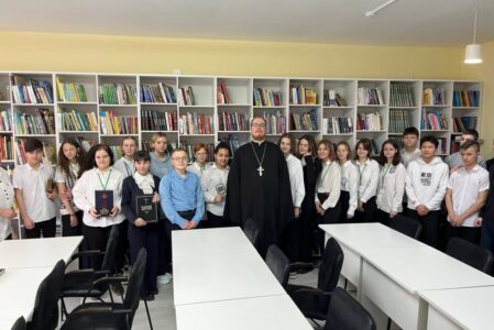 Встреча настоятеля Пантелеимоновского храма г. Батайска  с учениками Школы №5