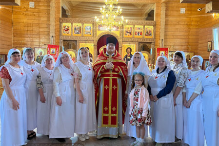 В Пантелеимоновском храме г. Батайска состоялся чин посвящения в сестры милосердия.