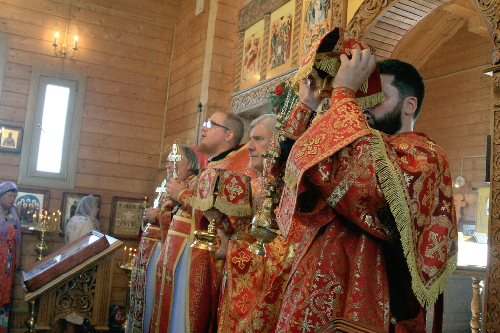 В Пантелеимоновском храме г. Батайска отметили престольный праздник