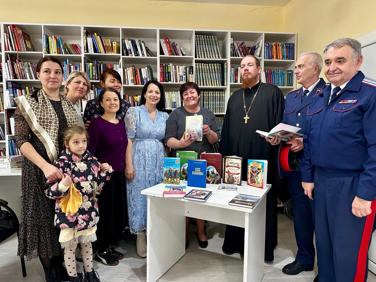 16 ноября 2025 года в 13:00 в Библиотеке № 2 имени А.П. Чехова прошла встреча с партнёрами проекта «Семья и вера – наша сила». Участие приняли представители Южного федерального университета, а также местных казачьих объединений.