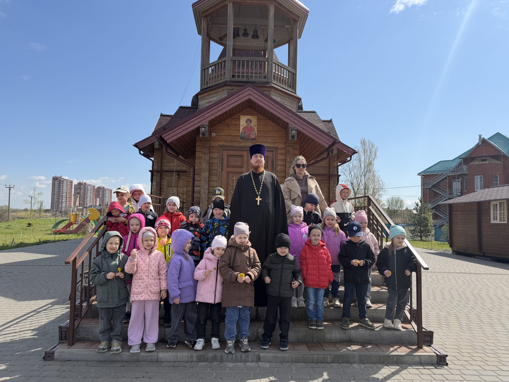 Воспитанники детского сада «Кувшинка» посетили Пантелеимоновский храм Батайска