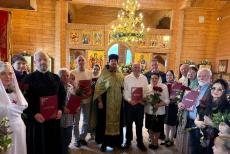 В рамках Всероссийской недели семьи «7Я Фест» в нашем храме поздравили супругов проживших в браке более 30 лет