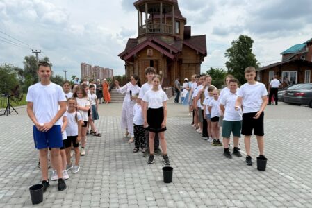 Спартакиада «Веселые старты» прошла в Пантелеимоновском храме города Батайска